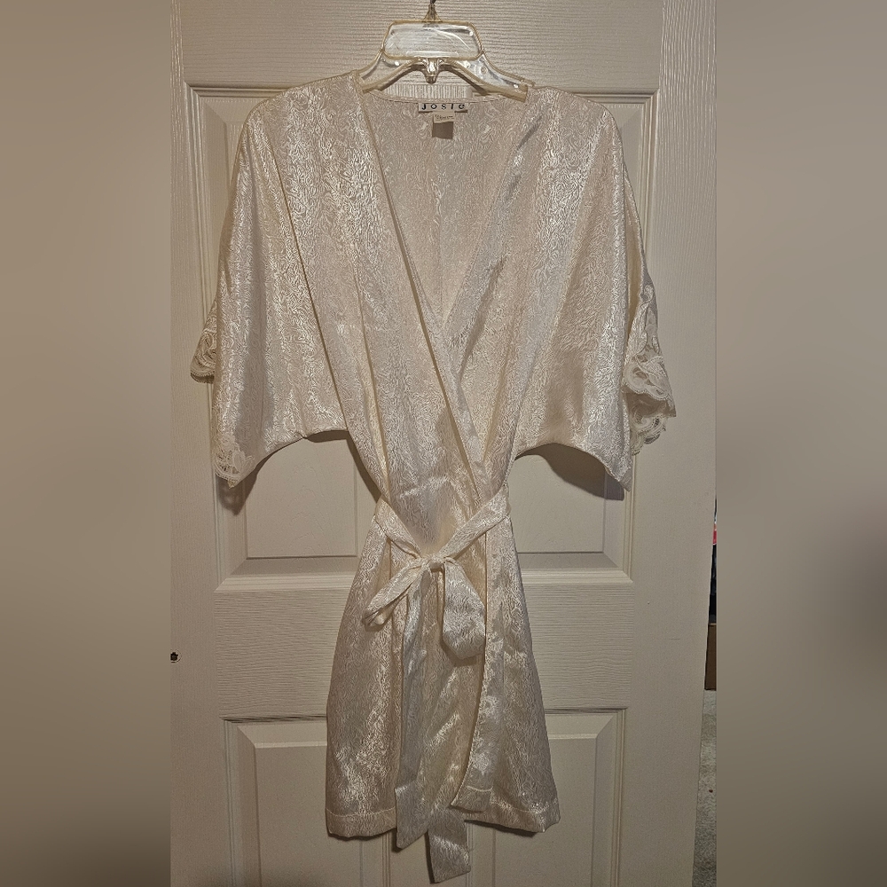 Vintage Josie Elegant White Satin Kimono Robe Sz M